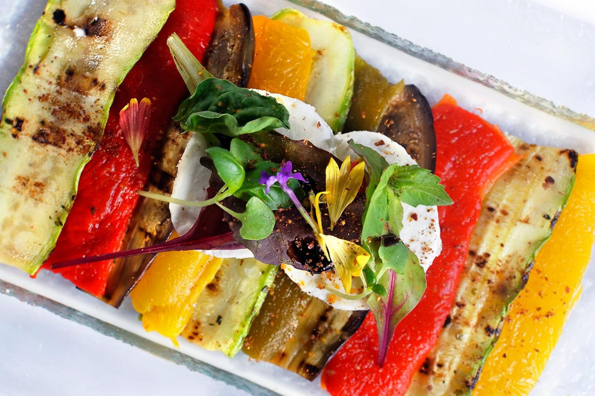 Sun City Hotel - The Gabriel Cairo Ngoại thất bức ảnh A grilled vegetable salad